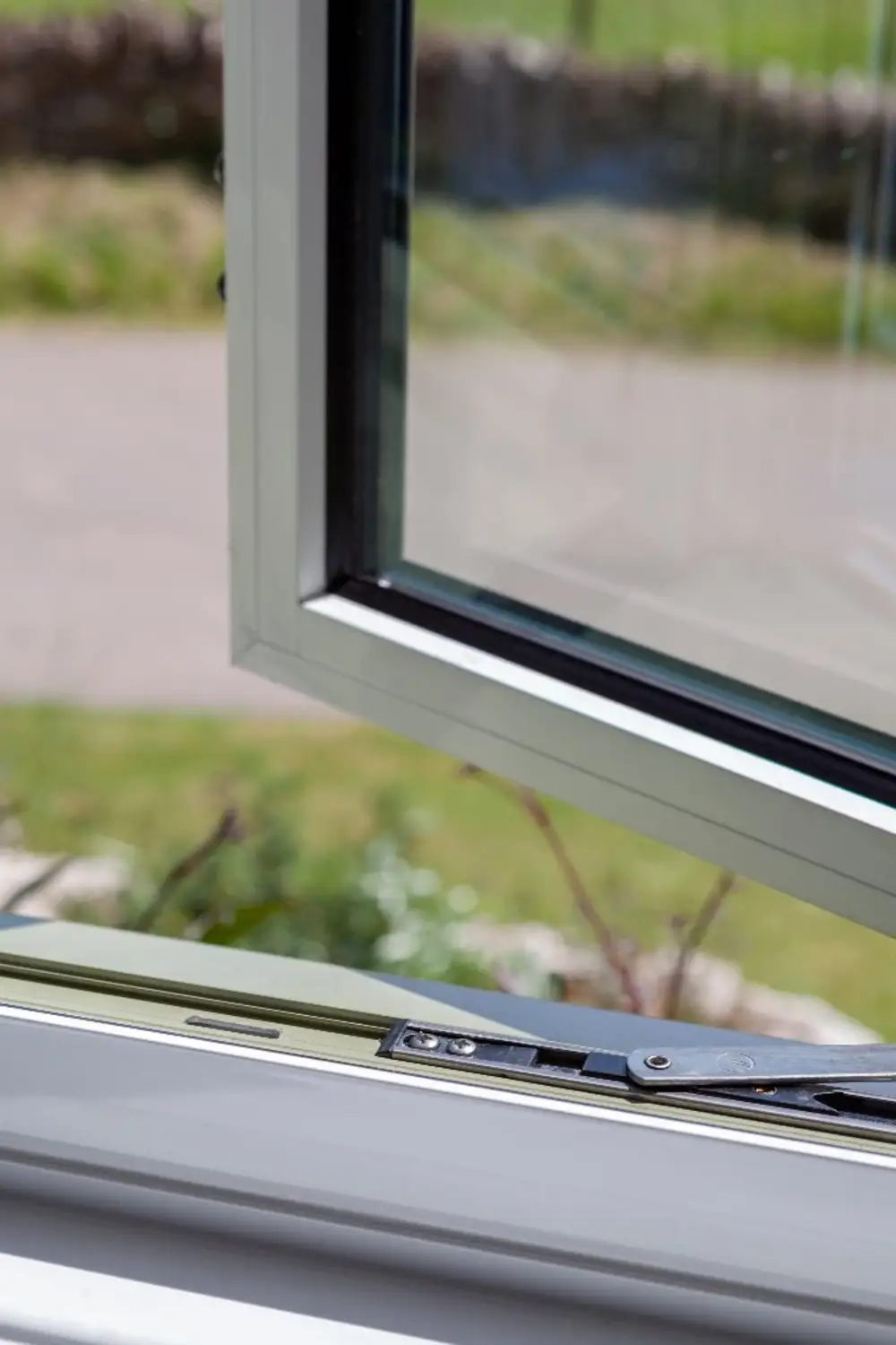 aluminium flush window